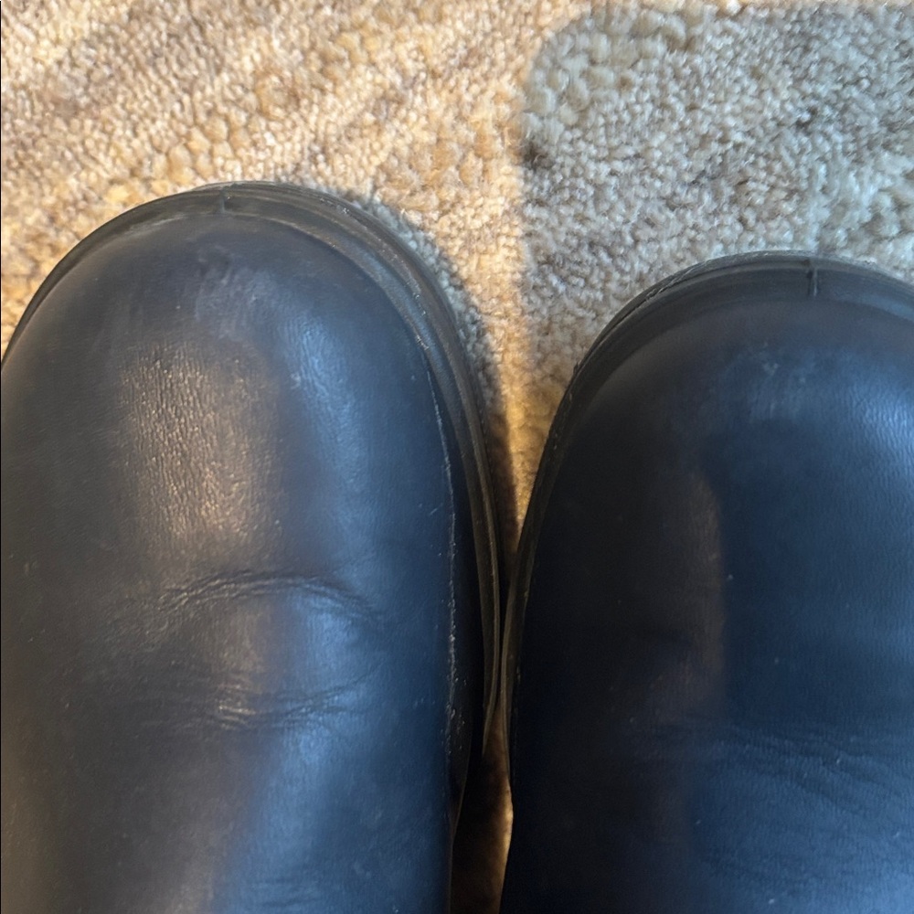 BLUNDSTONES - Picture 4 of 4